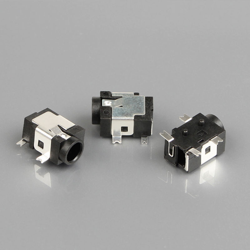 SMD SMD 4 ปิน 1.3mm สีดํา โฟสฟอร์ทองแดง 12V 1A DC เพศหญิง เสียงวีดีโอ แจ็คโซเก็ต ไนลอน Housing Right Angle Connectors